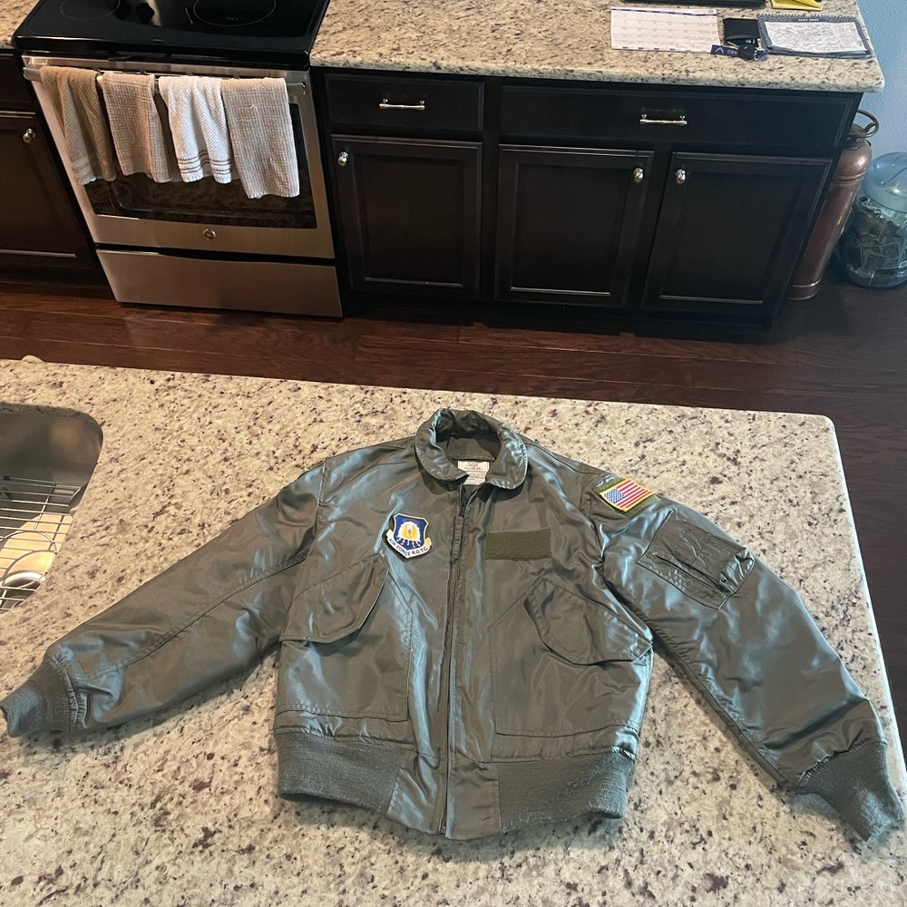 Authentic Men’s Air Force Flyers Jacket , Size Medium